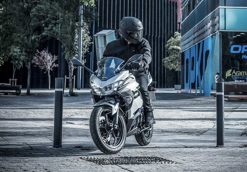 モーターサイクルハンドリング