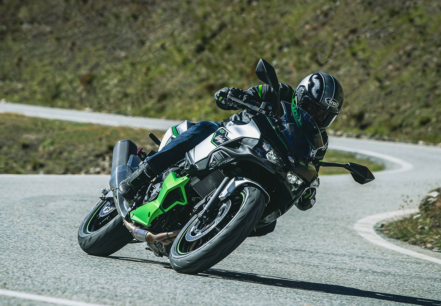 Kawasaki Ninja 7 Hybrid | Change the Game | 新世代のモーターサイクル
