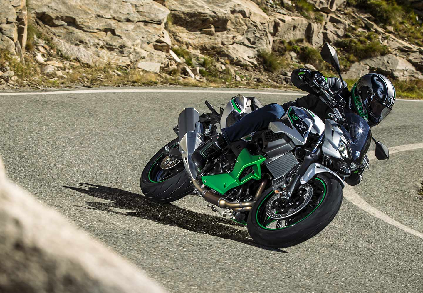 能面　７種 カワサキ「Z7 Hybrid」「Ninja 7 Hybrid」は世界初のストロング