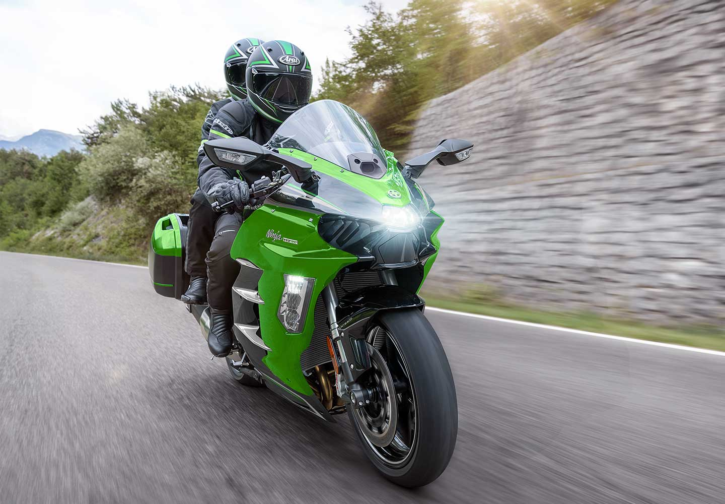 カワサキninjaH2 Kawasaki Ninja H2® SX | Motorcycle | Luxury & Power