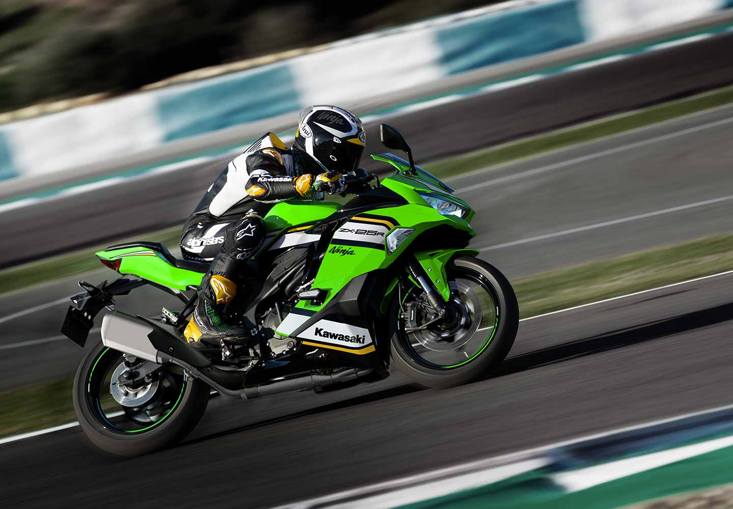 Rです Kawasaki Ninja ZX25-R Best Ultimate Exhaust Sound