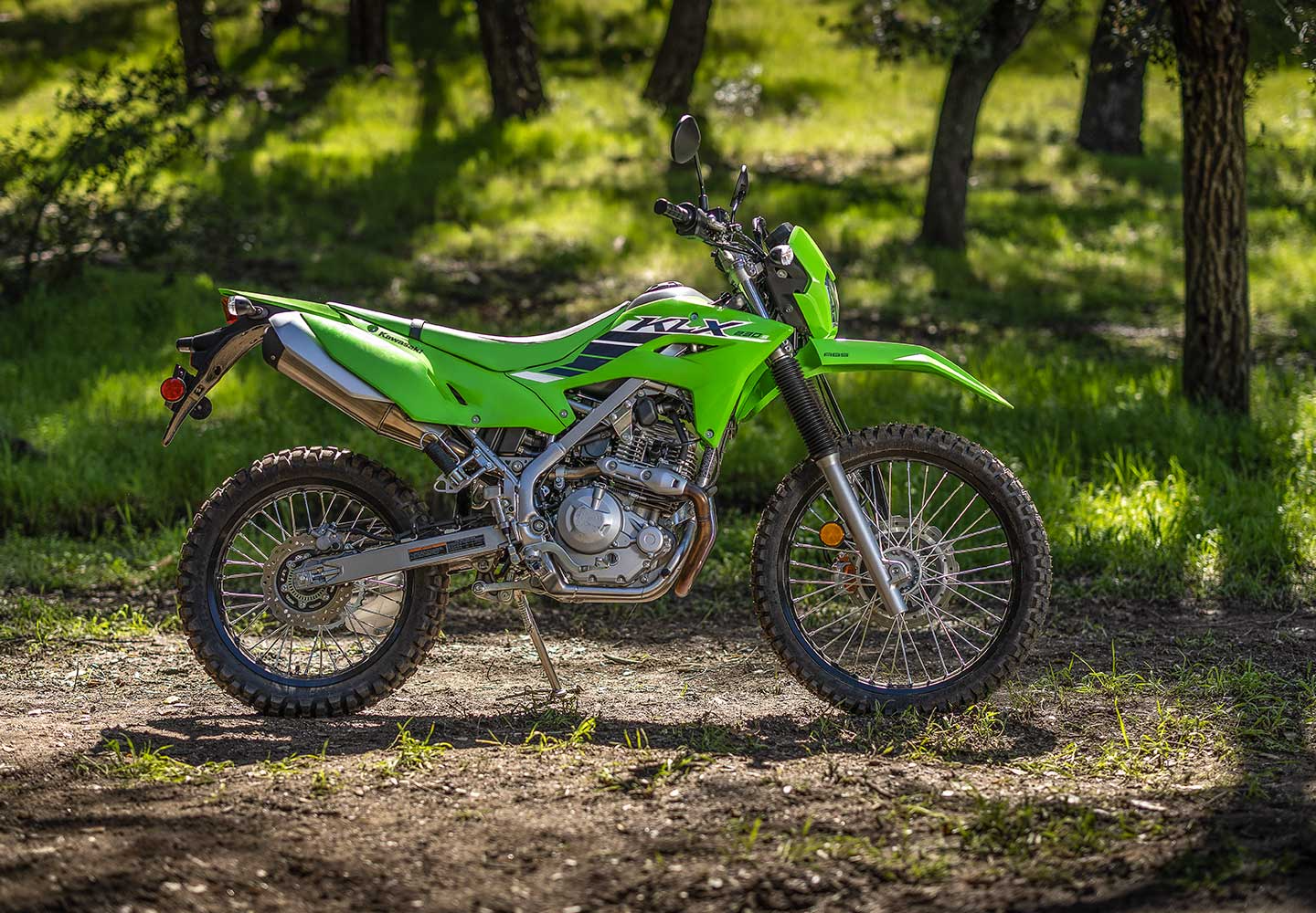 Kawasaki KLX230 | デュアルパーパスモーターサイクル | 軽量なオン