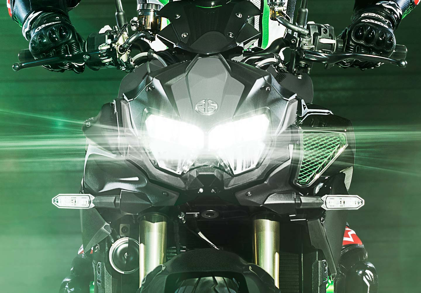 Kawasaki Z H2 | ハイパースポーツモデル | スーパーチャージドパワー