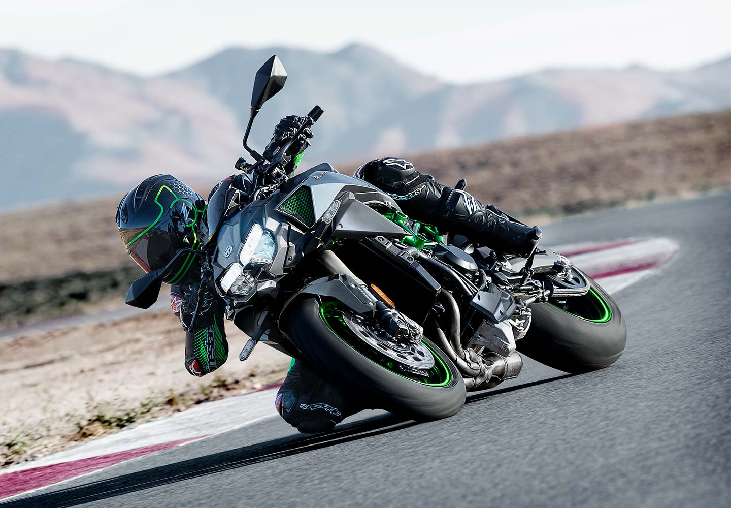 Ninja H2フェザージグ　ジグヘッドタイプ　ウェイトアップロングタイプ トリックスター / Ninja H2 フレームスライダー TYPE-D / TYPE-E