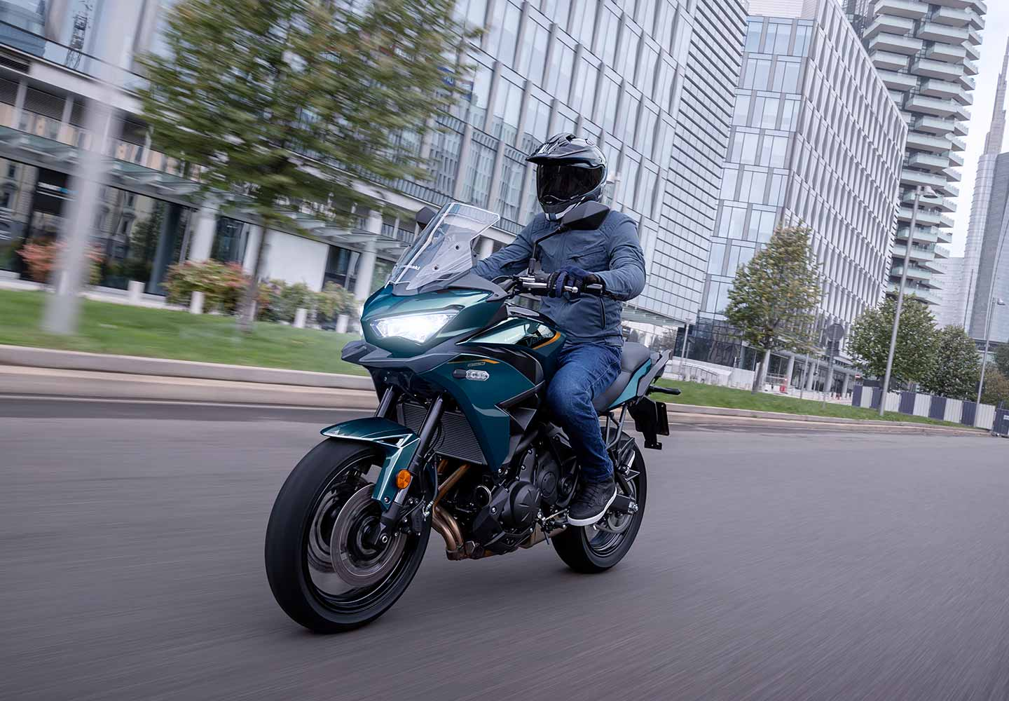 Kawasaki VERSYS 650 | ツーリングモーターサイクル | オールマイティ