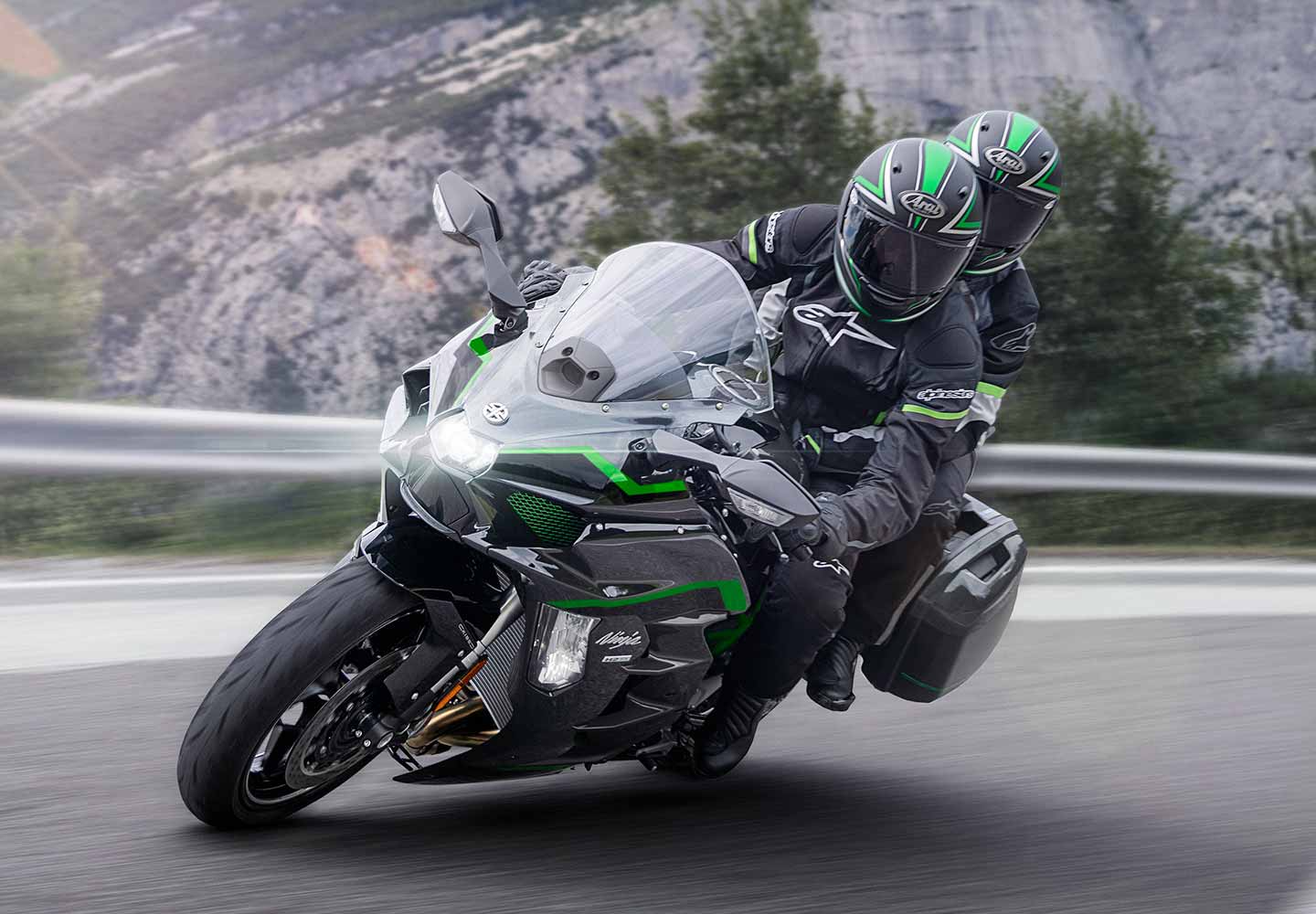 Kawasaki Ninja H2 SX |もっともパワフルなハイパースポーツツーリング