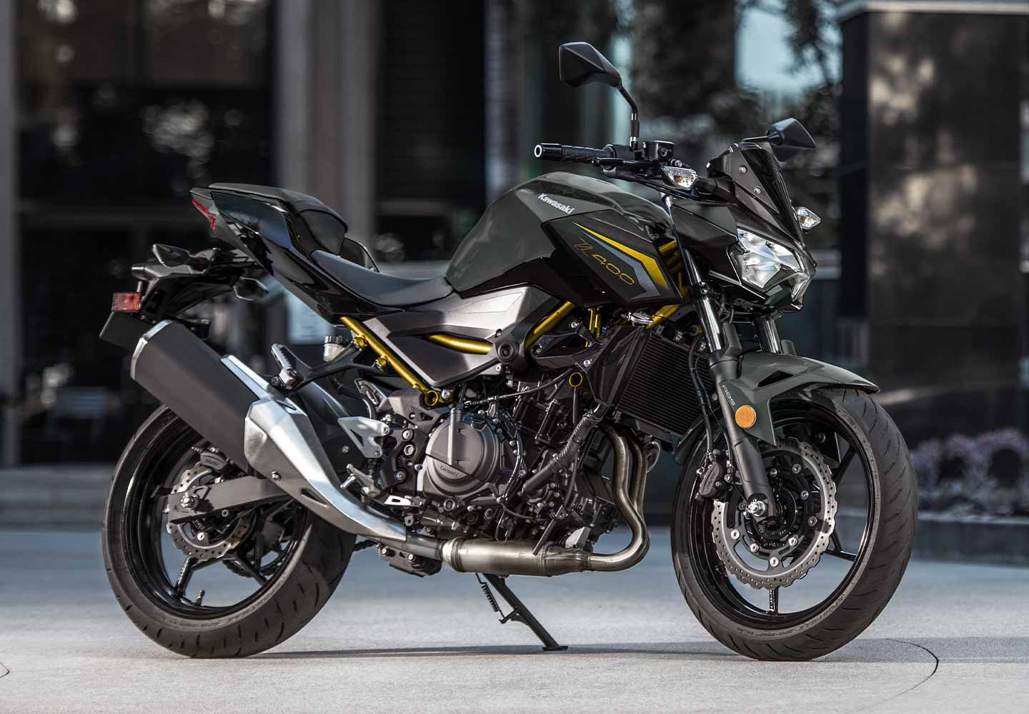 Kawasaki Z400| スーパーネイキッドモデル | アグレッシブなスタイリング