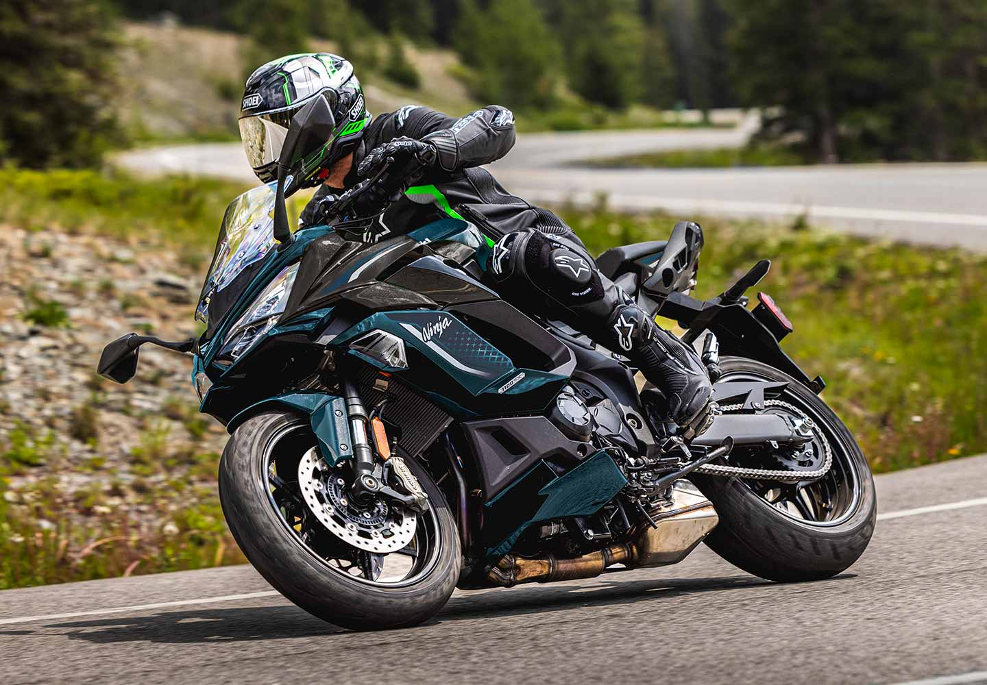 Kawasaki Ninja 1100SX | スポーツツアラーモデル | パワフルかつ有能