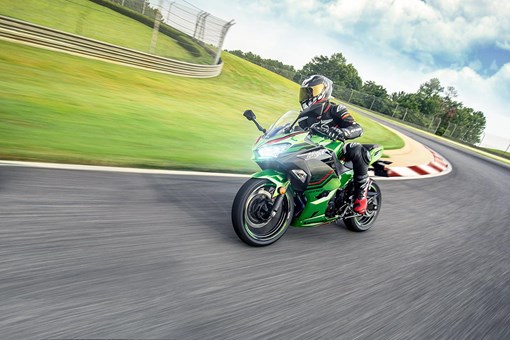 2024 NINJA 400 KRT EDITION