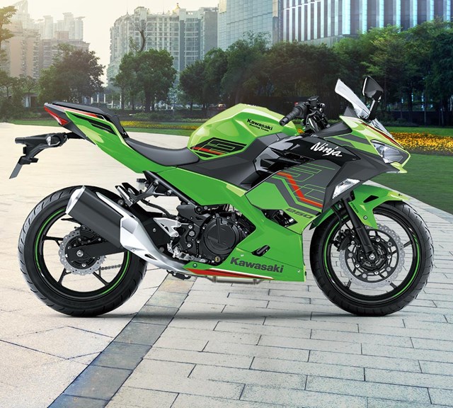 Image of 2024 Ninja 250 KRT EDITION in action