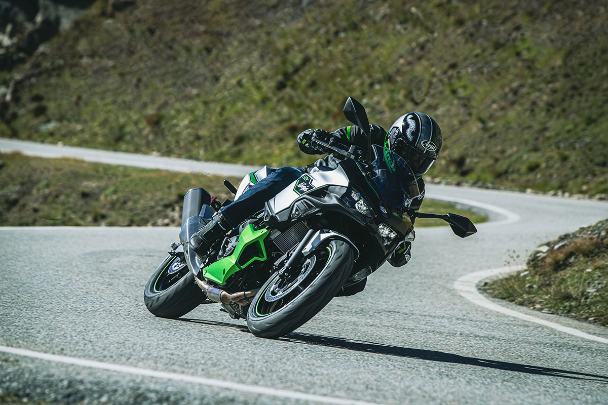 2024 Ninja 7 Hybrid モーターサイクル |株式会社カワサキ