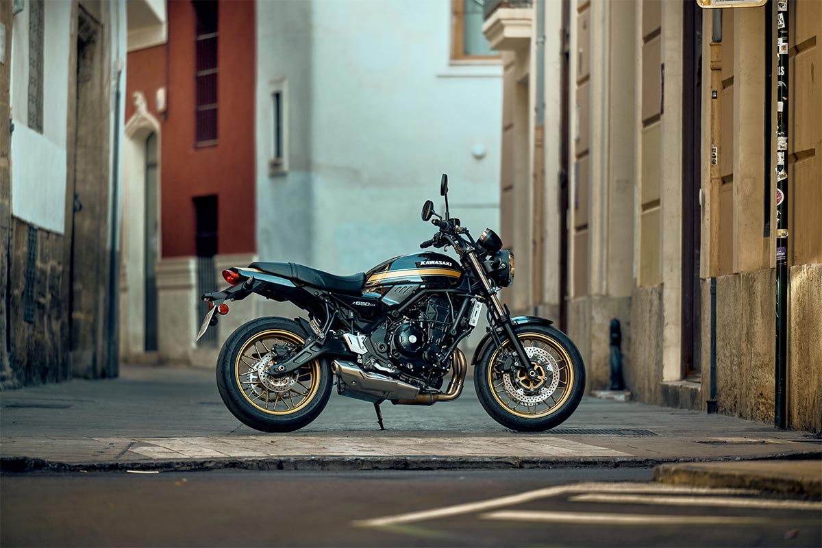 2025 Z650RS モーターサイクル |株式会社カワサキモータースジャパン