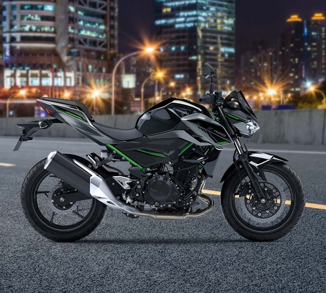 Image of 2025 Z400 in action