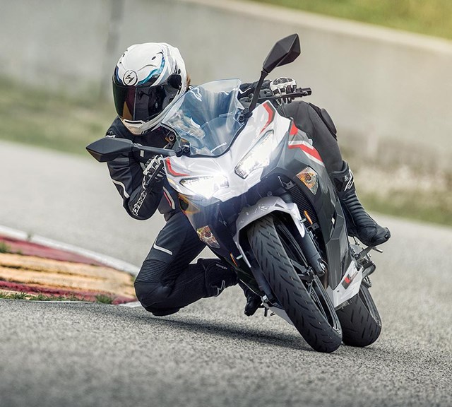 Image of 2026 Ninja 400 in action