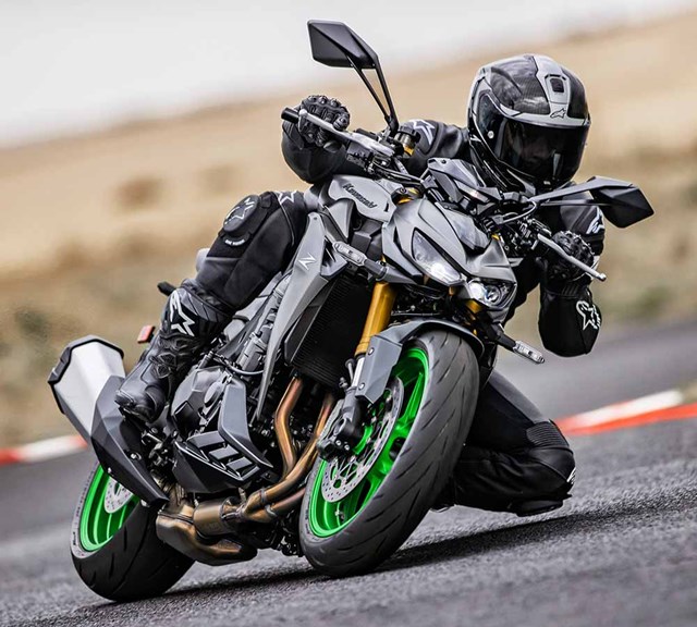 Image of 2026 Z1100 SE in action