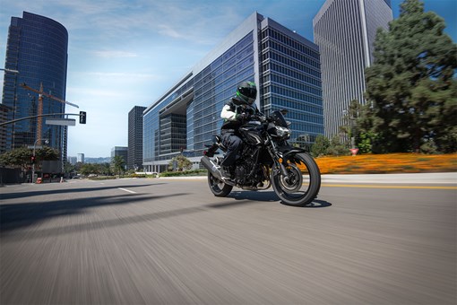 2027 Z400
