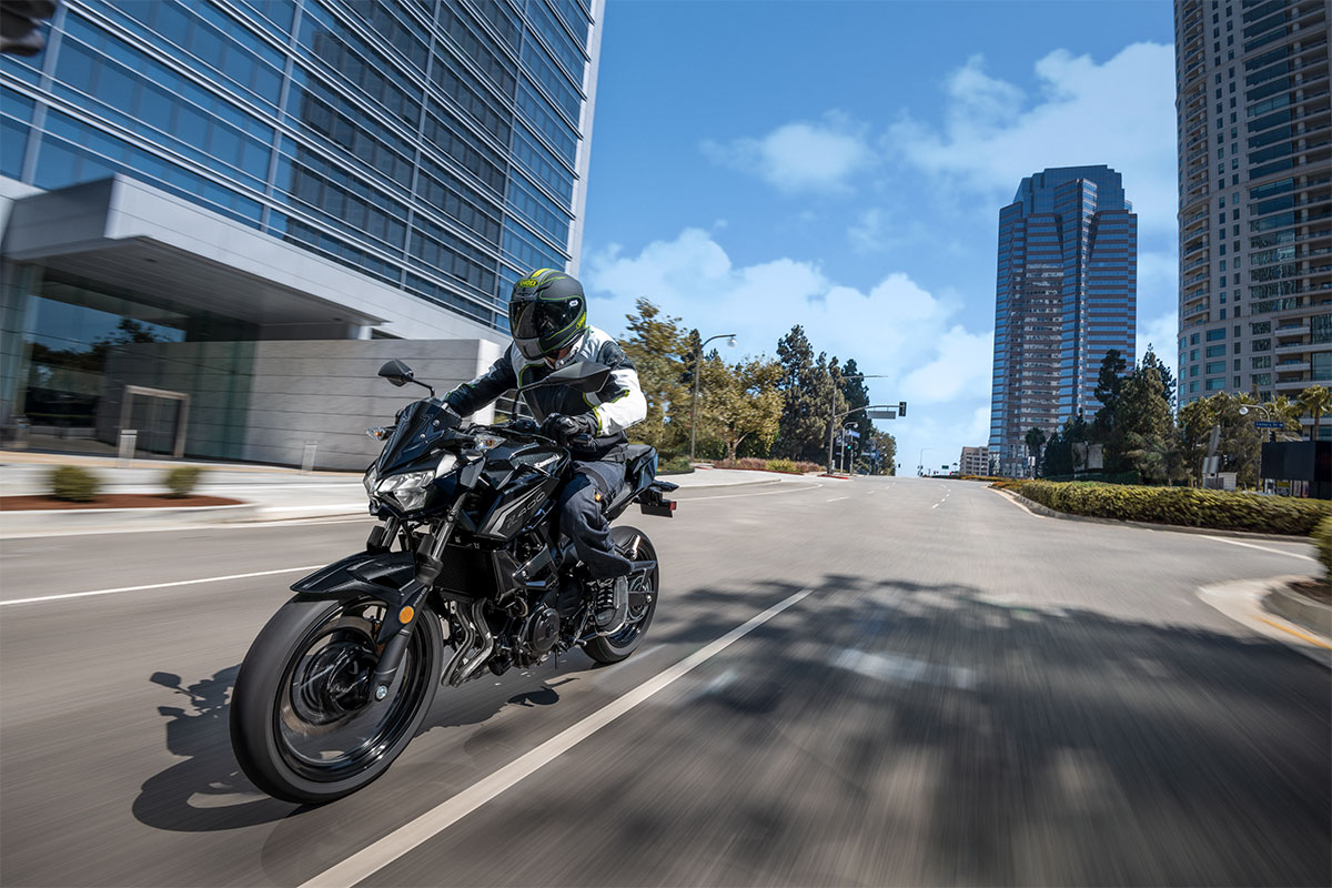 2027 Z400