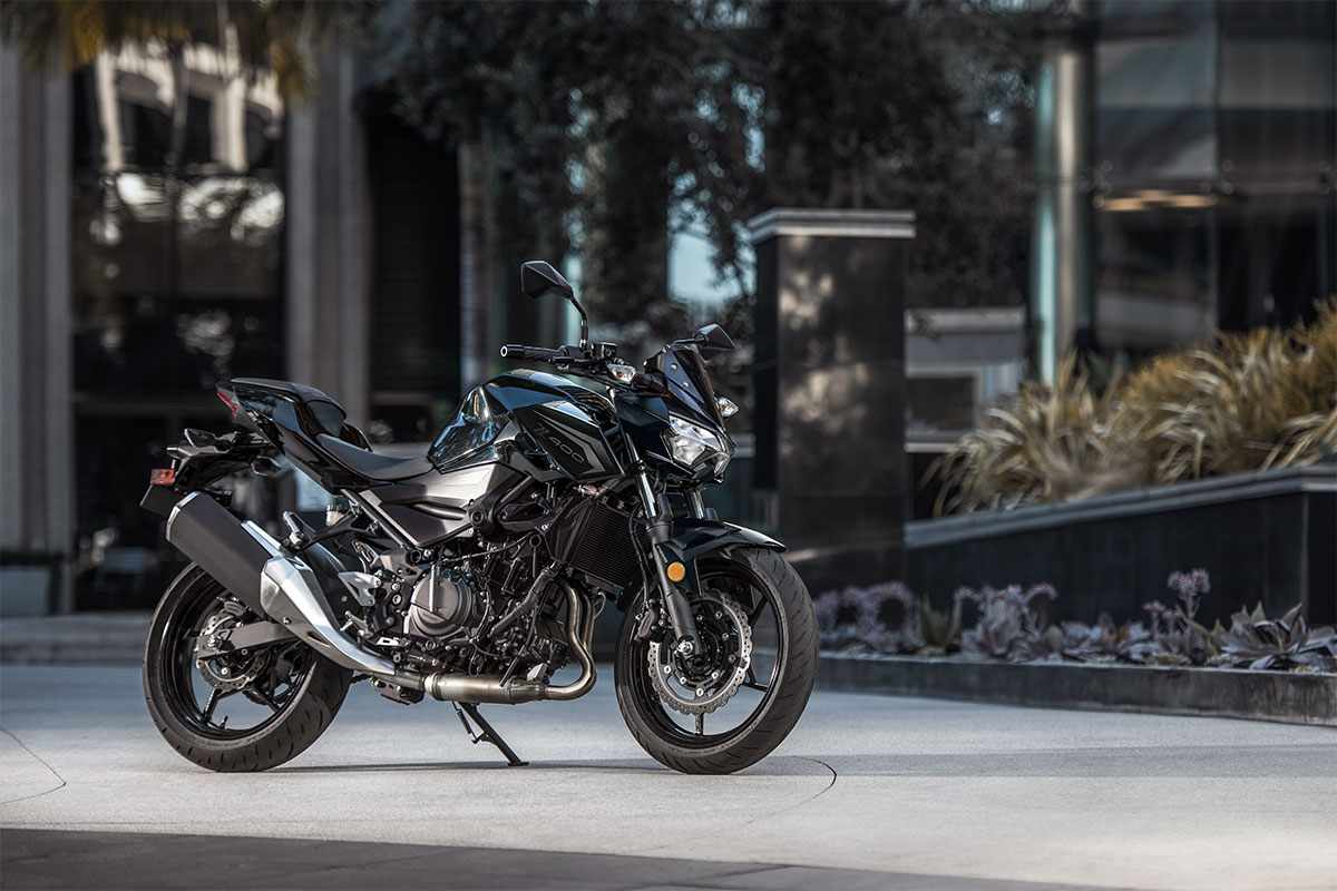 2027 Z400