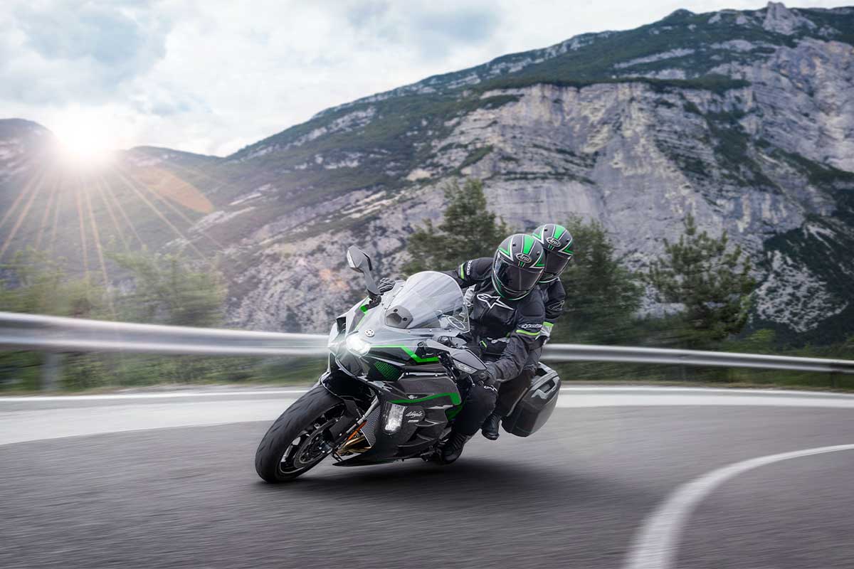 2027 Ninja H2 SX SE