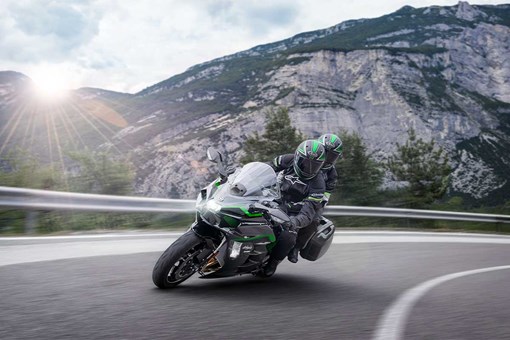 2027 Ninja H2 SX SE