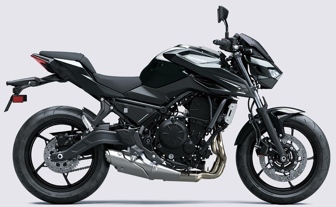 黒 Kawasaki Z650 | Supernaked Motorcycle | Aggressive Versatility