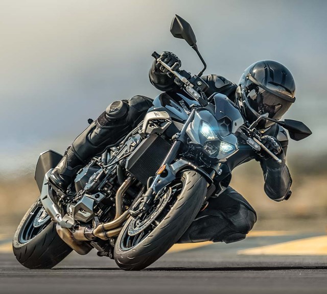 Image of 2025 Z900 ABS 2025 in action