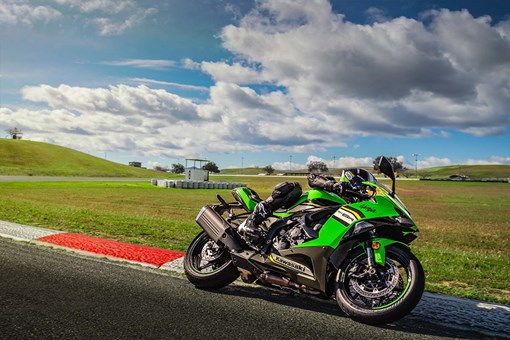 2025 NINJA ZX-6R KRT EDITION